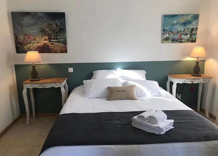 Les Mas Du Peintre Bed & Breakfast 4*